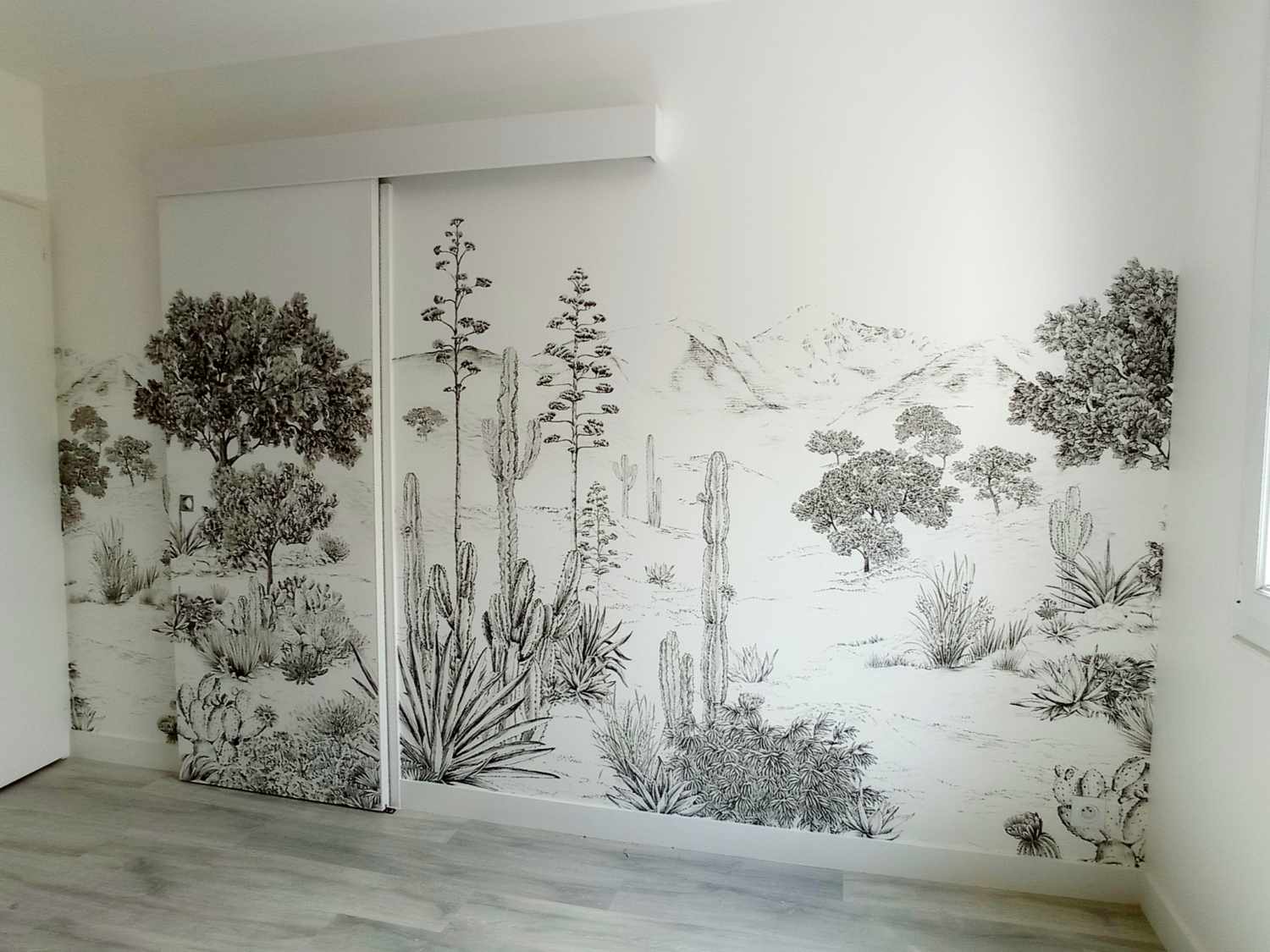 Papier peint panoramique sur mesure avec habillage d'une porte coulissante motif "succulentes", Orée d'Anjou, Champtoceaux, Ancenis, Nantes
