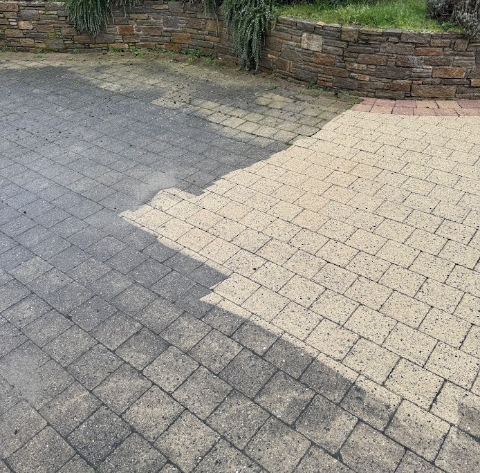 Nettoyage d'une terrasse en cours, Orée D'anjou